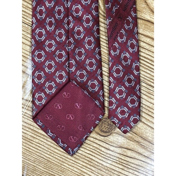 Valentino Cravatte Silk ‎ Necktie Men’s Size 56 x 4 burgundy Maroon Abstract - Picture 5 of 5